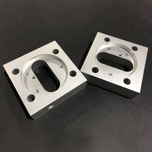 通信機器部品加工